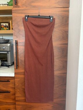 Aritzia Ribbed Maxi Skirt